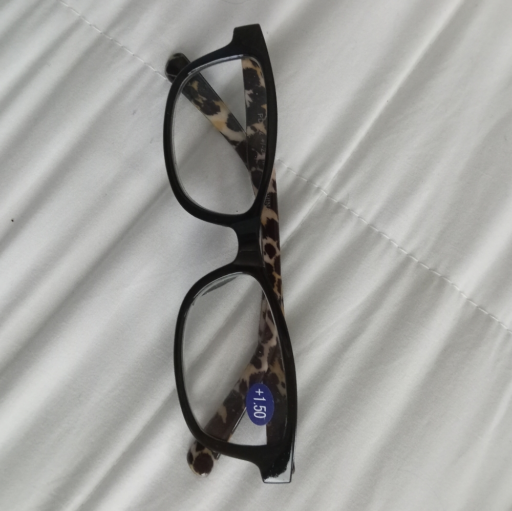 NEW black and leopard print reading glasses 1.50 plus
